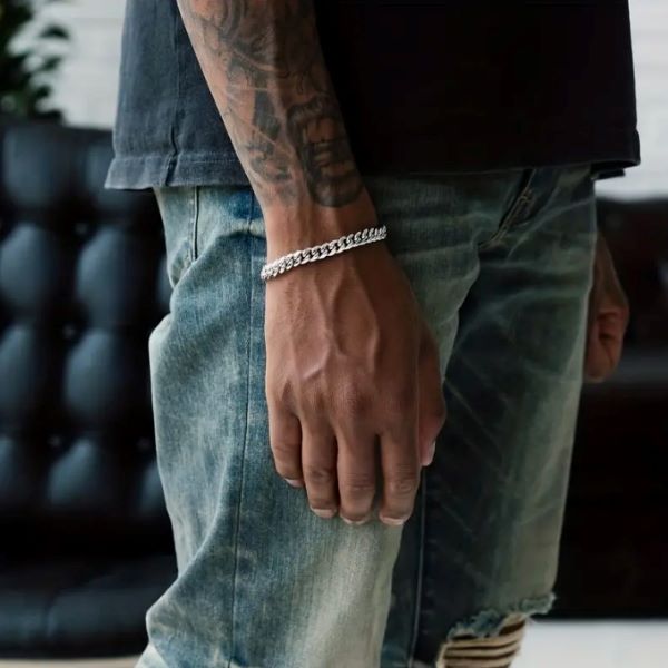CUFFLINK